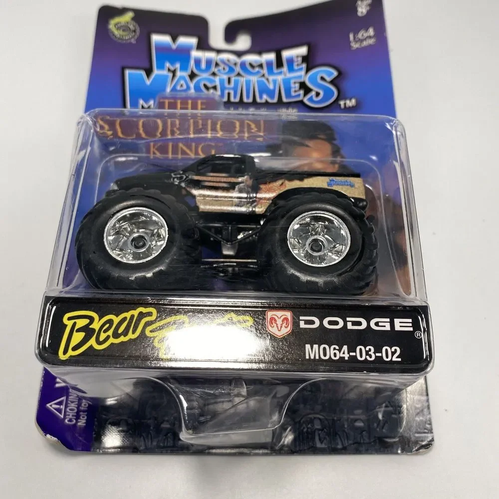Muscle Machines‎ THE SCORPION KING Bear Foot Dodge monster truck 1:64 Scale